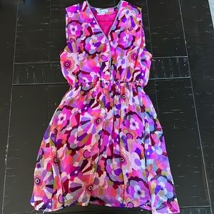 Flattering sleeveless dress, elastic waist.  Size M